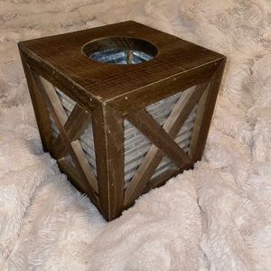 NWOT- Rustic Tissue Box